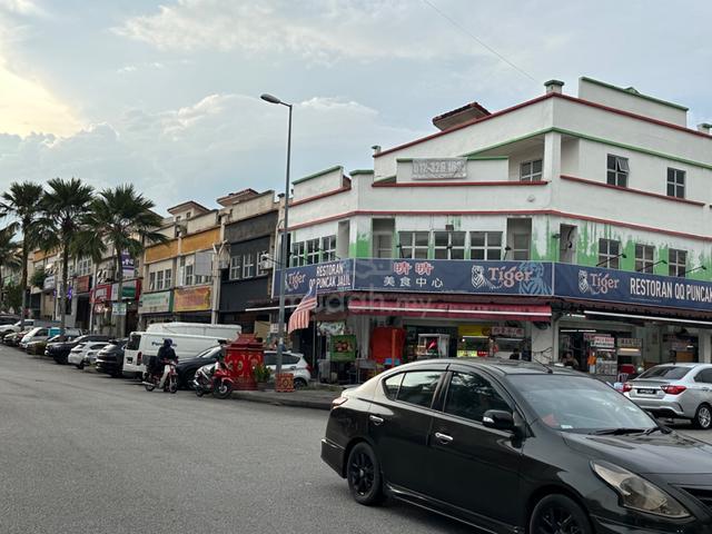 Puncak jalil Corner Office for rent 1