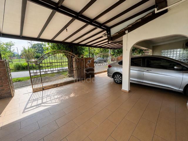 Corner Lot Renovated Freehold Taman Alam Megah Seksyen 27 Shah Alam 1
