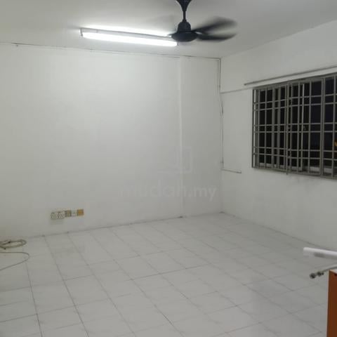 Sri Ivory (Sri Ivori) Apartment 1