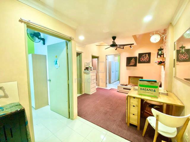 Dataran Otomobil Apartment 1