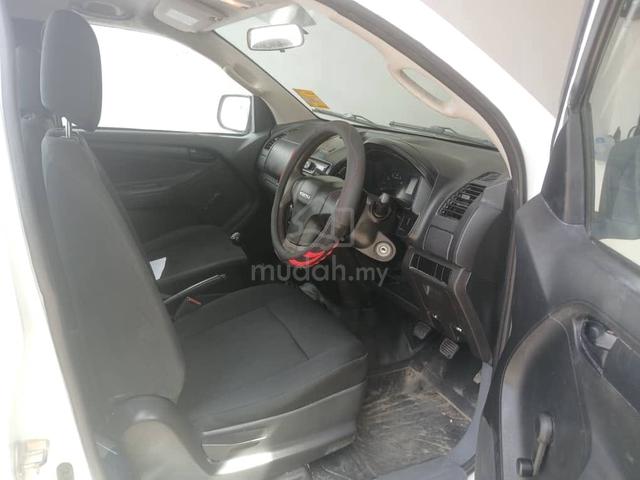Isuzu Vcross Single Cab - 2