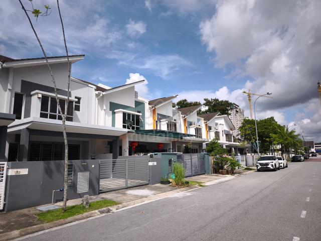Bandar Parkland Fully Renovated 24x75 Double Storey Superlink for Sale 1