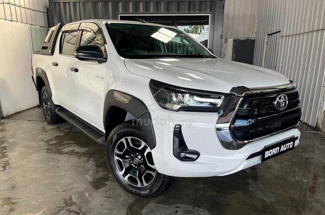 Toyota HILUX 2.4 V ( Free Service Package) - 1