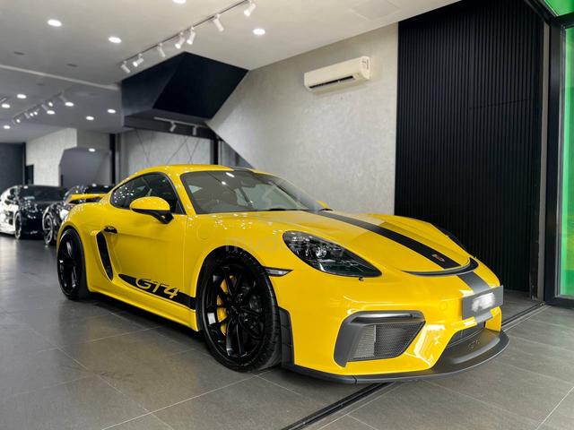 2020 Porsche CAYMAN 718 GT4 4.0 (M) Low Miles - 3
