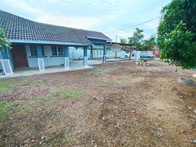 CORNER LOT Single Storey Semi-D, Bagan Lalang, Sepang 1