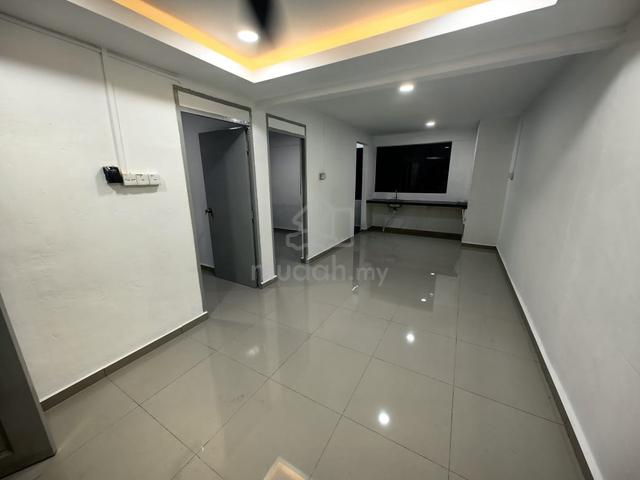 Flat Taman Ungku Tun Aminah 1