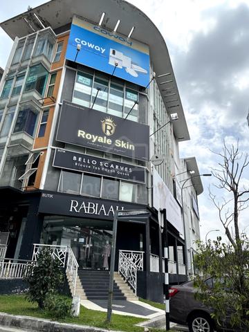 4.5 storey shop with lift bangi kajang seksyen 8 9 bandar seri putra 1