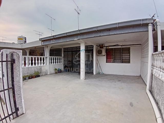 Rmh Teres Cantik Siap RENO Penuh Dekat Kedai Kat Tmn Kluang Baru - Klg 1
