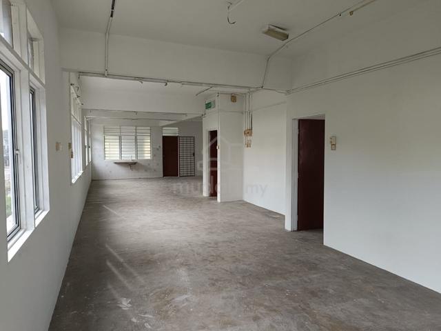 Strategic Shop Lot @ Jalan Tembikai for Rent (Corner unit) 1