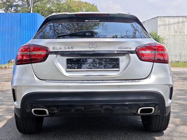 Mercedes Benz GLA250 4MATIC AMG LINE (CBU) - 5