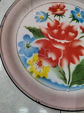 old metal plate - photo 3 of 4