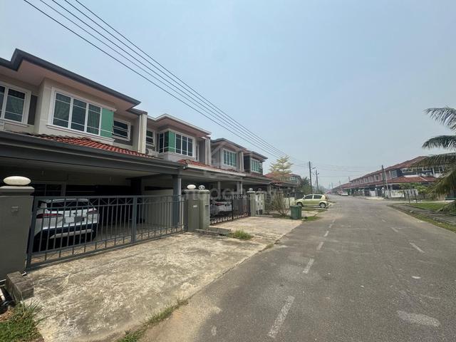 Uni Garden double storey house, Fully furnished, with WiFi 1