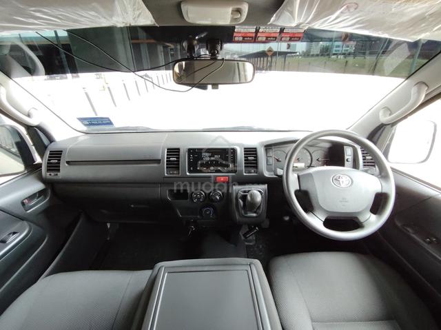 2023 Toyota Hiace 2.5 (M) Window Van Low 11seat - 5