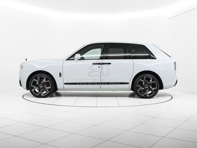 2025 Rolls Royce CULLINAN BLACK BADGE 4 SEATER V12 - 4