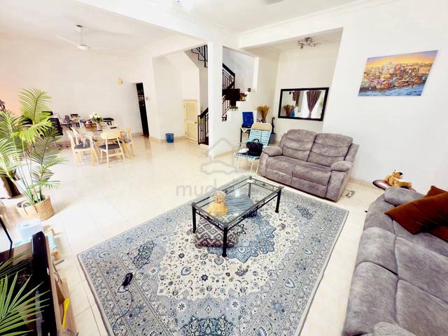 Renovated + End Lot + 5R 4B + 2.5 Storey Terrace Presint 16 Putrajaya 1