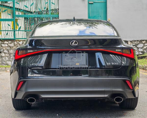 VERSION-L RED INTERIOR RARE 2021 Lexus IS300 2.0 - 5