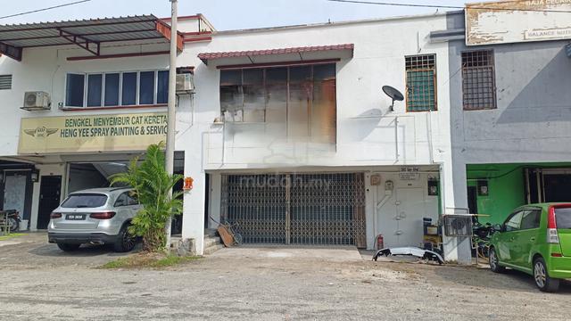 Newly painted 1.5sty Factory Facing main road (25x80sqft) Kajang Utama 1