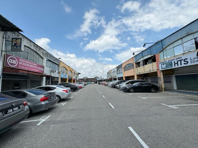 Whole Block! Desa Jaya Shoplot  1