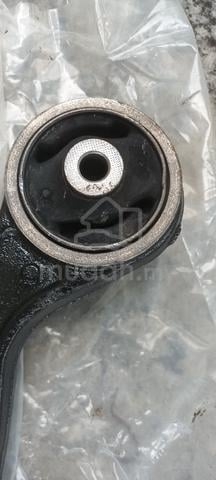 Honda Elysion lower arm left side  - photo 5 of 6