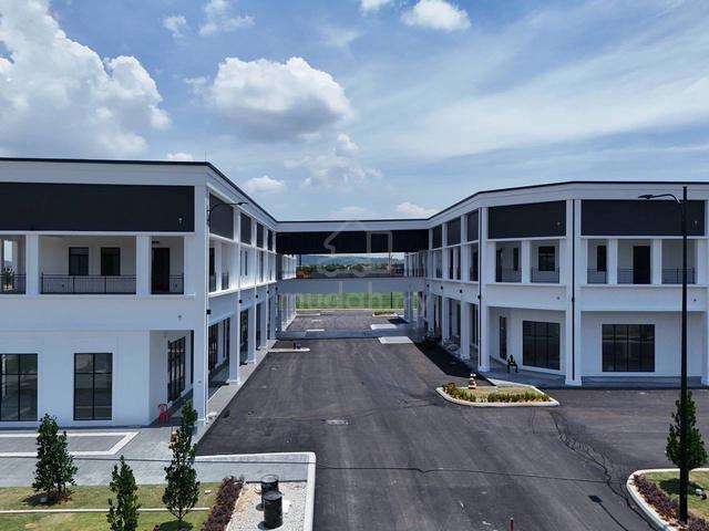 Corner Lot Upper Unit With Lift Utopia Eco Grandeur Puncak Alam 1