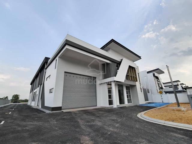 Adjoining Semi-Detached Factories For Rent(2间相连) 半独立式厂房出租 1