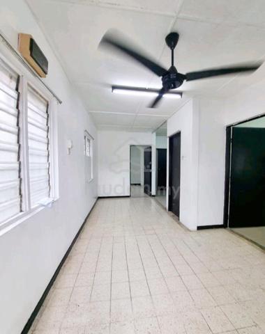 Booking 1k, Full Loan !! Renovation TownHouse Kajang Utama Kajang 1