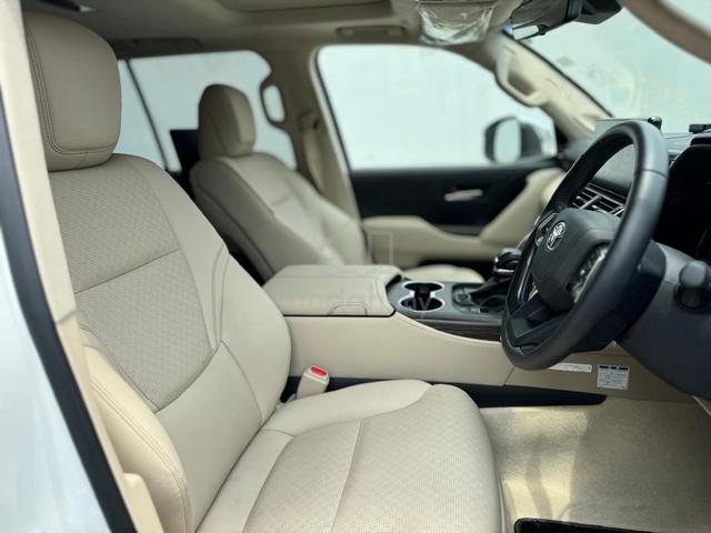 2023 Toyota LANDCRUISER 3.5 ZX Beige Interior - 3