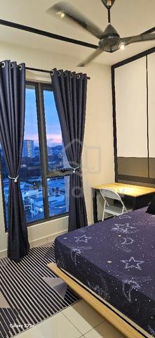 Malay Lady Only - Master Bedroom Queen Bed 150m from MRT2 3