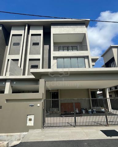 Kubang Buaya 3 Story Semi D House Facing East 1