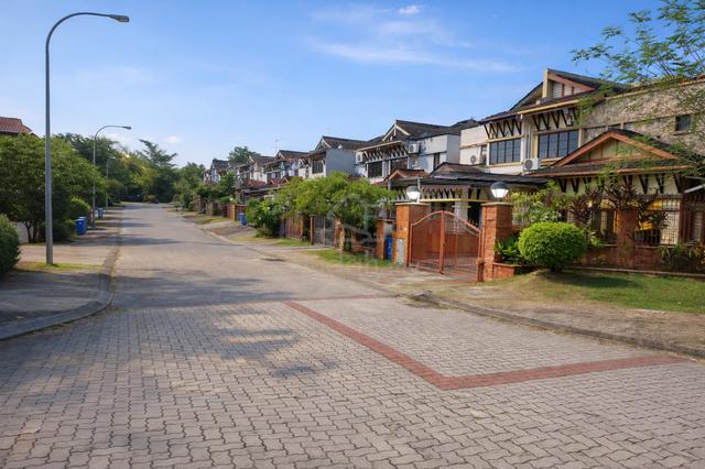 Double Storey Corner Lot Bukit Jelutong for Sale | Below Market Value 1