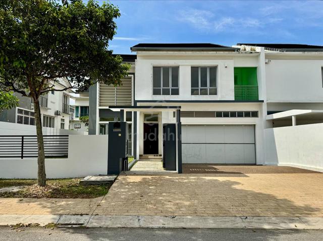 Stunning Willow Park Semi D,  Facing Open, Massive Garage And Yard U16 1