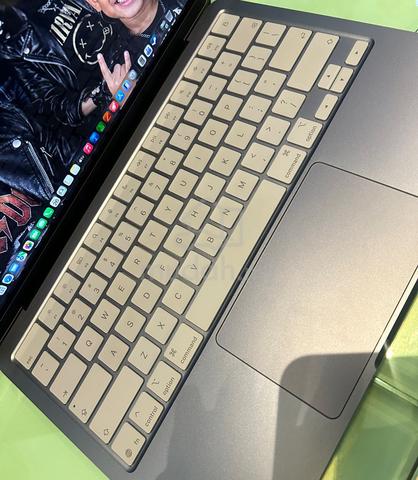 Macbook Neo (Indigo) - photo 2 of 2
