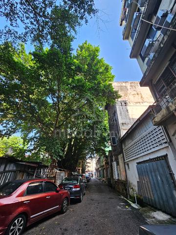 Pre War 1.5 storey shoplot near Bandar Malaysia 1