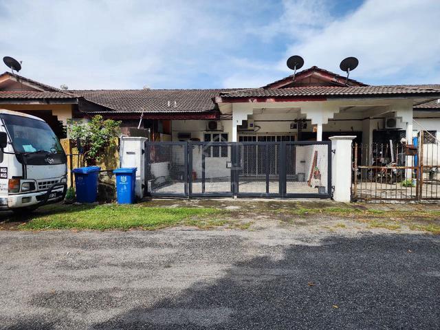 Renovated 1-Storey Seksyen 25 Sri Muda Shah Alam 1