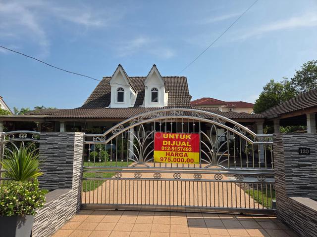 Bungalow House for Sale 1