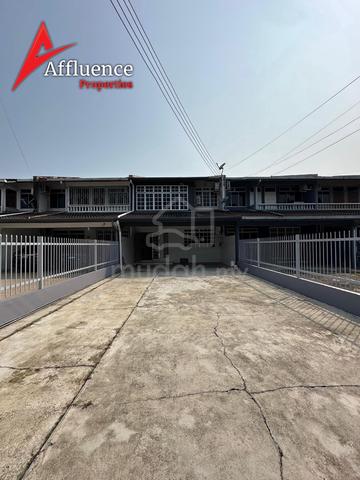 Double Storey Intermediate House For Sale @ Durian Burung, BDC | 6.09p 1