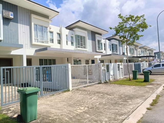 Spacious 20x70 4R3B Double Storey Prime Location @ Setia Ecohill 1 1