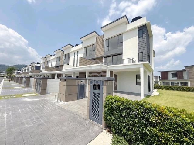 1.5 Storey Corner Townhouse Emerald Residence Diamond City Ecohill 1