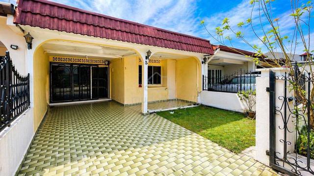 FACING OPEN EXTENDED Single Storey Intermediate SS5/A Kelana Jaya 1