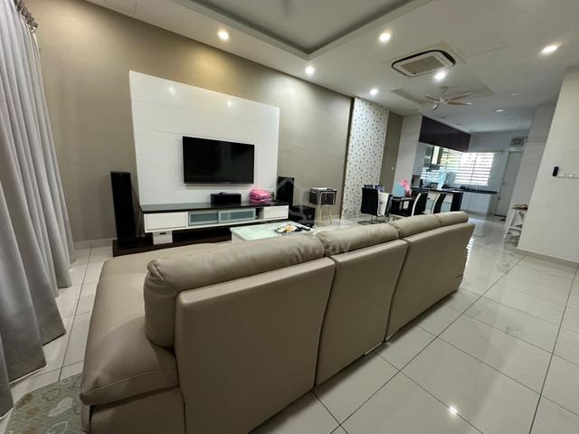 3 Storey Terrace Gated and Guarded House 1