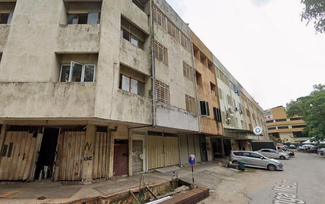 Taman Len Seng Suria Jaya, 4storey Shop 20x75 Two adjoining shop 1