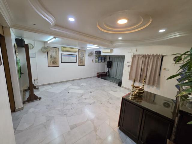 Renovated 2 storey house facing empty land Telok Pulai Klang 1