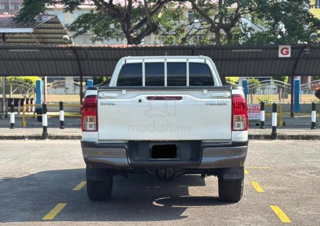 2018 Toyota HILUX 2.4 MT (M) - 4