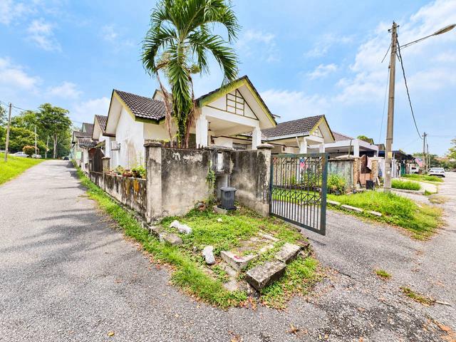 End Lot Jalan Melatisari Bandar Sungai Buaya Single Storey For Sale 1