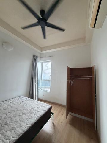 Bilik Sewa Perempuan Damansara Damai Sungai Buloh Condo Apartment 1