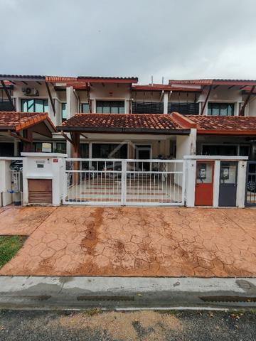 BESAR MURAH - Setia Alam Sari Double Storey Terrace House  1