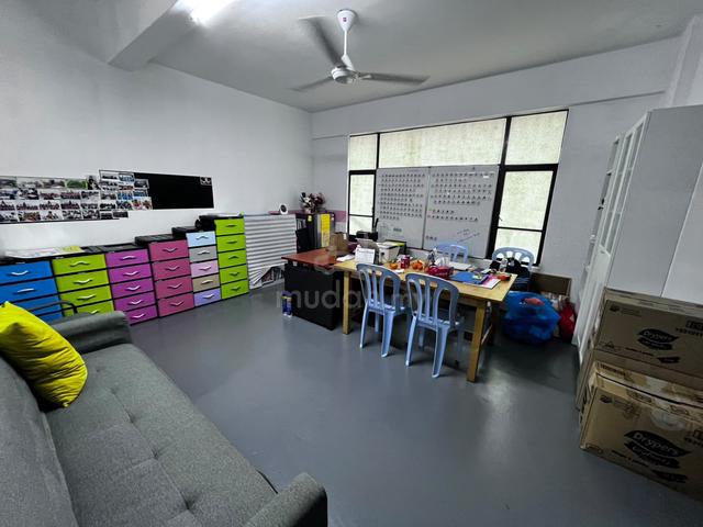 Cheapest Rental 2nd floor Shop Office at Seri Kembangan To Let 1