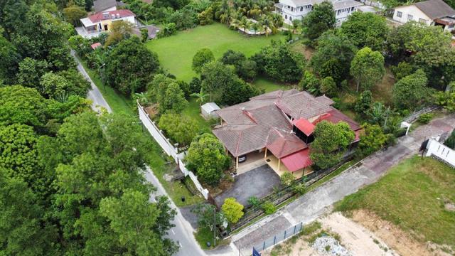 BIG LAND 1.5 Storey Bungalow House Sungai Kantan Kajang 1