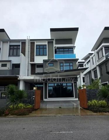Nusa Sentral 3 Storey Semi-D 40x85 Fully Renovated Unblock View G&G 1
