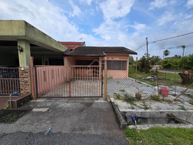 Banting: Corner lot Single Storey Taman Seri Telok Datok 1